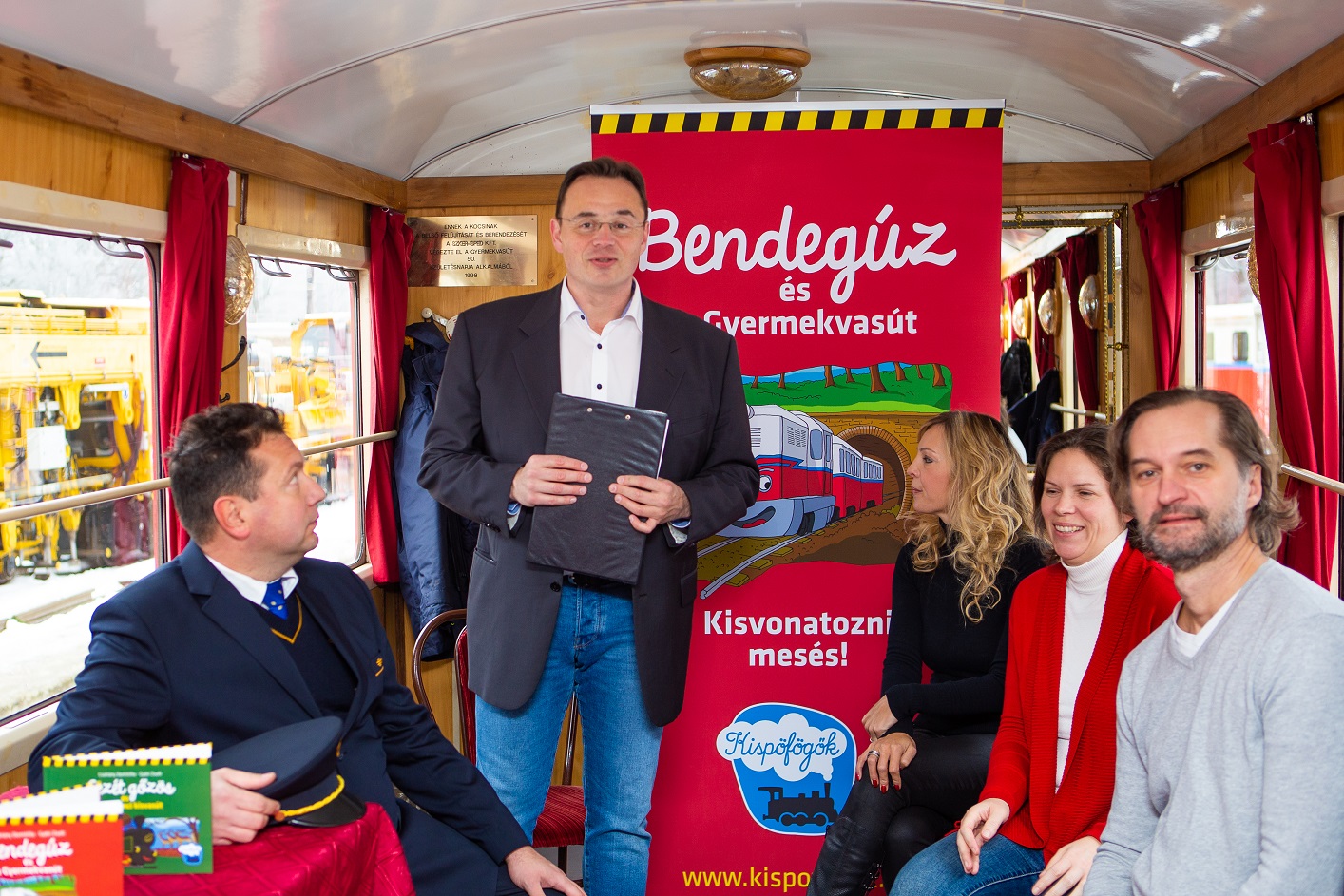 Baricz Árpád felelős szerkesztő, kiadóvezető beszél - Fotó: Toroczkai Zsolt Baricz Árpád felelős szerkesztő, kiadóvezető beszél -